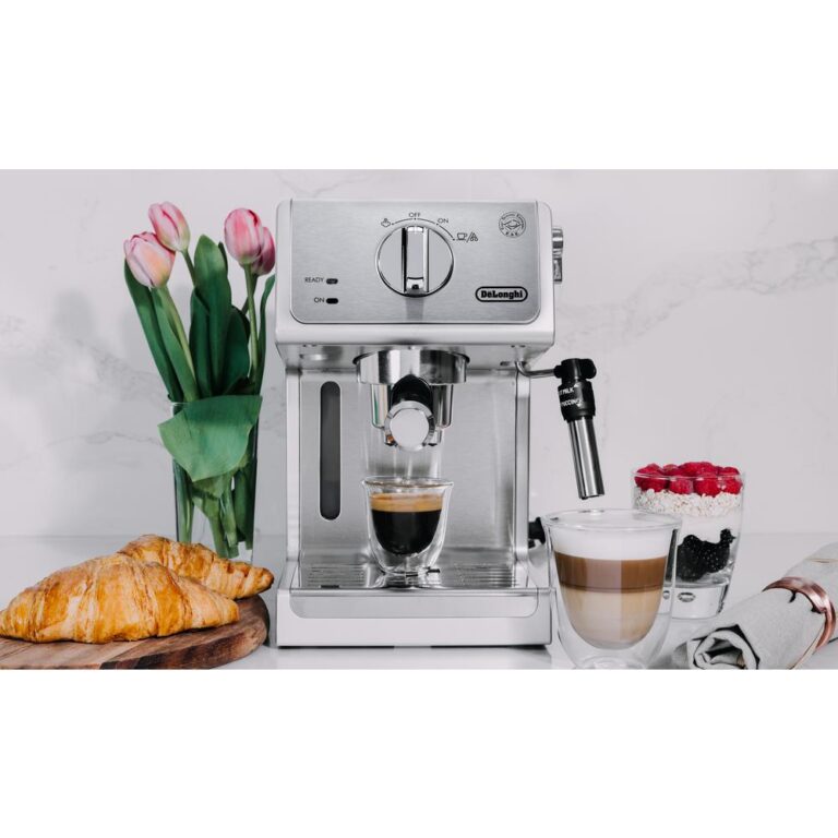 Cafetera espresso delongui color plateado