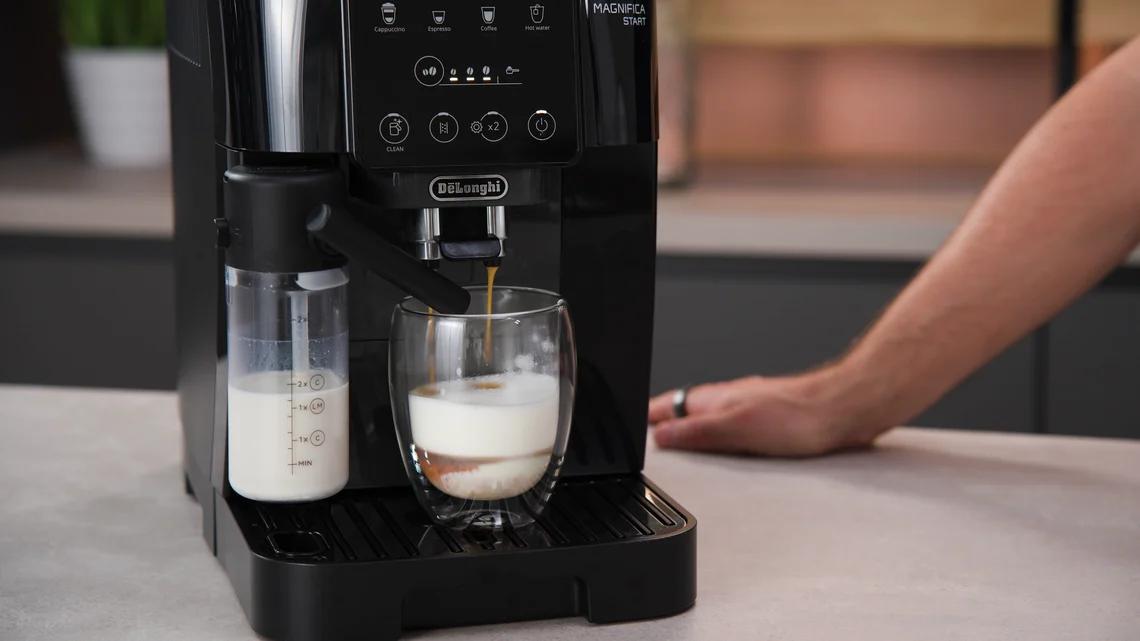 Cafetera Delonghi Magnifica Start with latte crema Fully Automatic